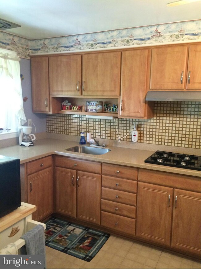 1526 Barrett Rd, Gwynn Oak, MD 21207 - photo 6