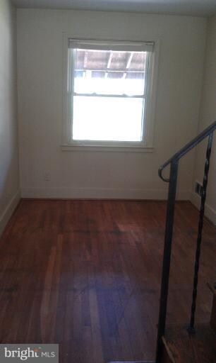 1002 Middlesex Rd, Essex, MD 21221 - photo 5