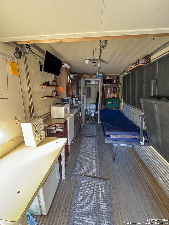 000 Sd 31838, Rocksprings, TX 78880 - photo 5