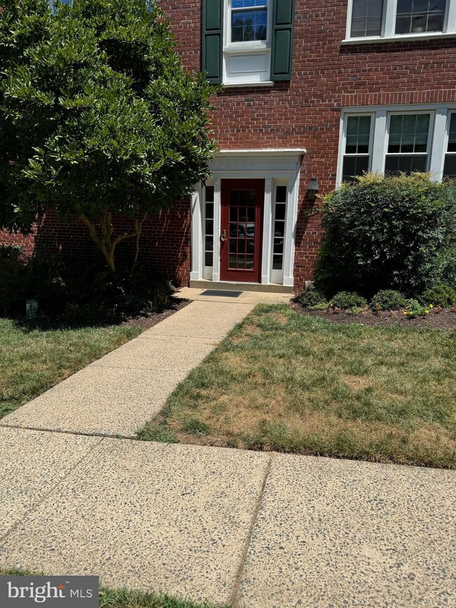 1905 N Rhodes St unit 39, Arlington, VA 22201 - photo 2