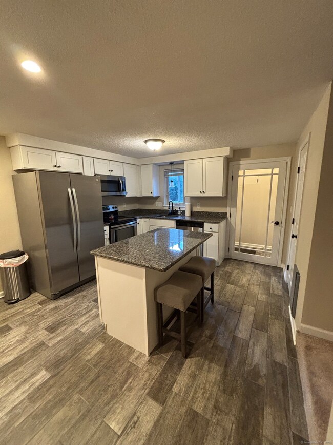 51 Brook St unit 7A, Naugatuck, CT 06770 - photo 4