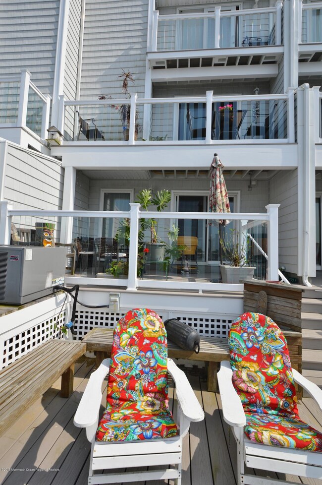 BALCONYS ON EACH FLOOR