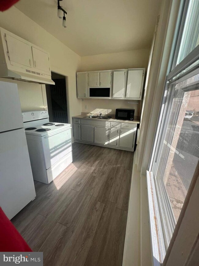 1801 Cotton St unit 2, Reading, PA 19606 - photo 5