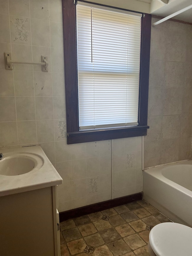 906 S 7th St, Prairie Du Chien, WI 53821 - photo 6