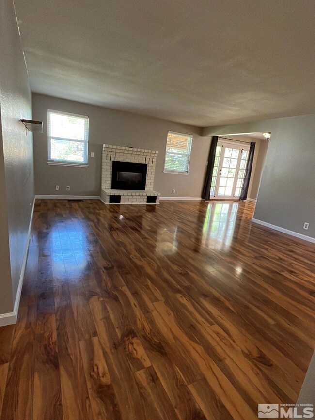 3082 Shari Way, Sparks, NV 89431 - photo 4