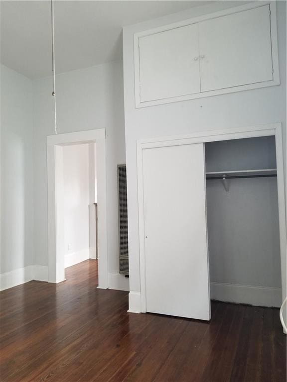 Tall ceilings, high baseboards and gorgeous heart