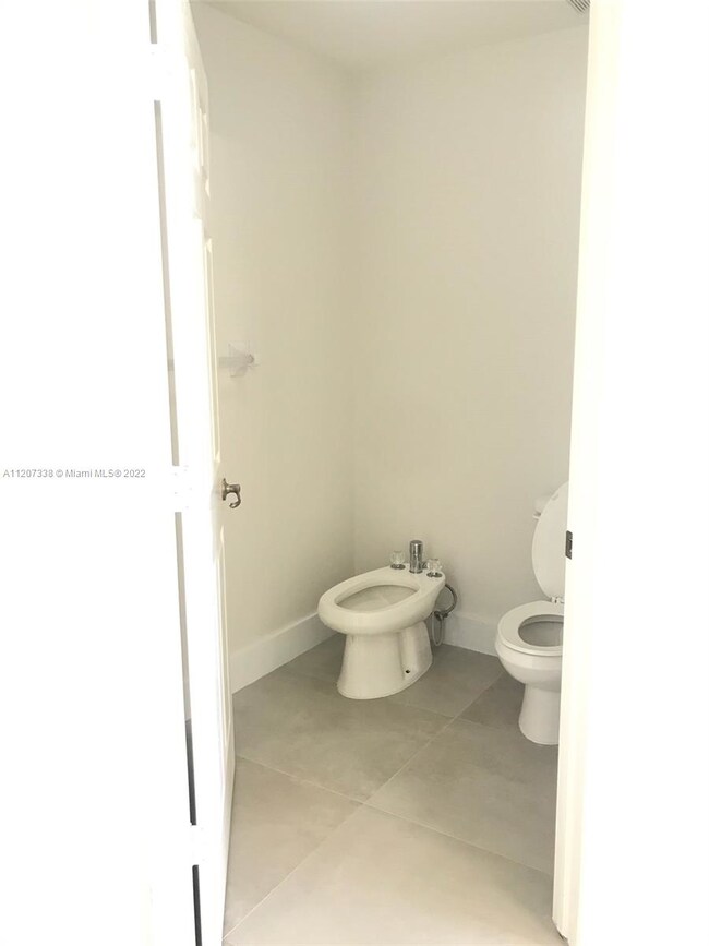 6674 NW 107th Place, Doral, FL 33178 - photo 6