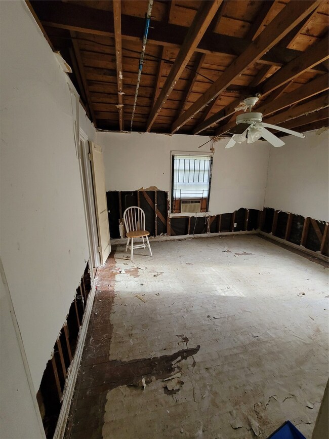 3902 Florinda St, Houston, TX 77021 - photo 5