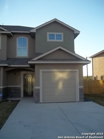 16822 Showdown Path unit 3, Selma, TX 78154 - photo 2