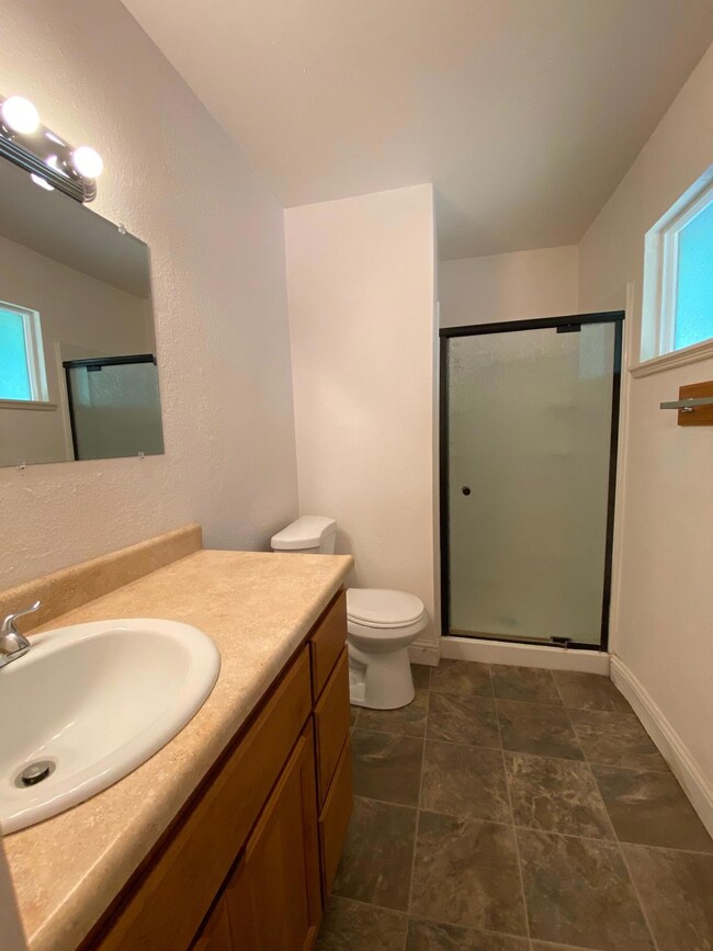 2233 Christian Ave, Redding, CA 96002 - photo 6