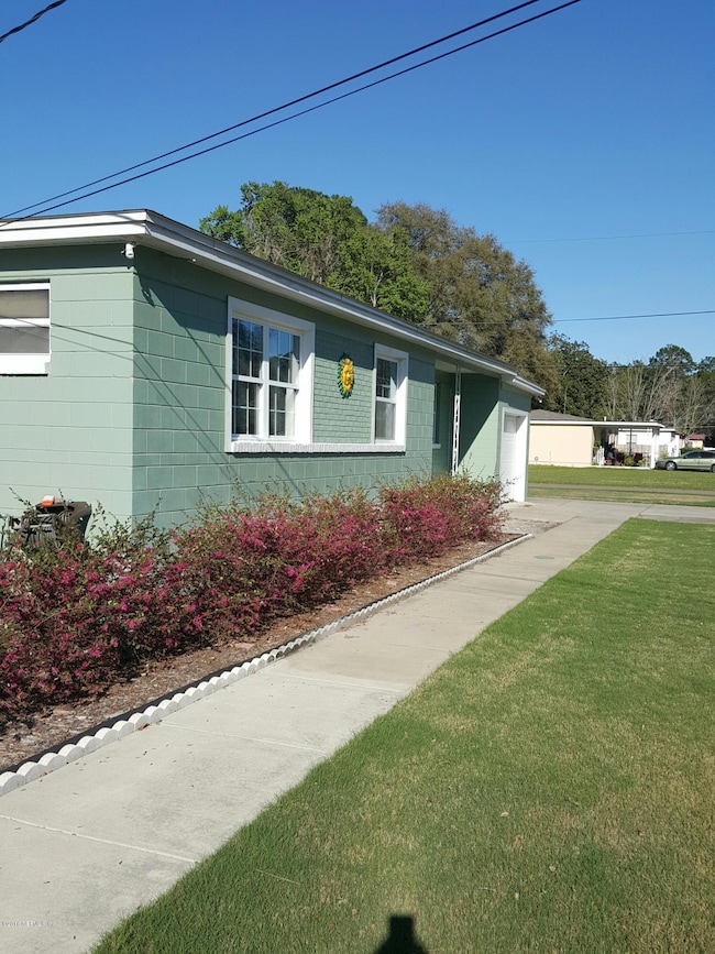 6581 Aires Rd, Jacksonville, FL 32244 - photo 2