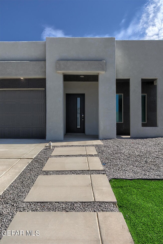 929-Desert-Verbena-Entrance