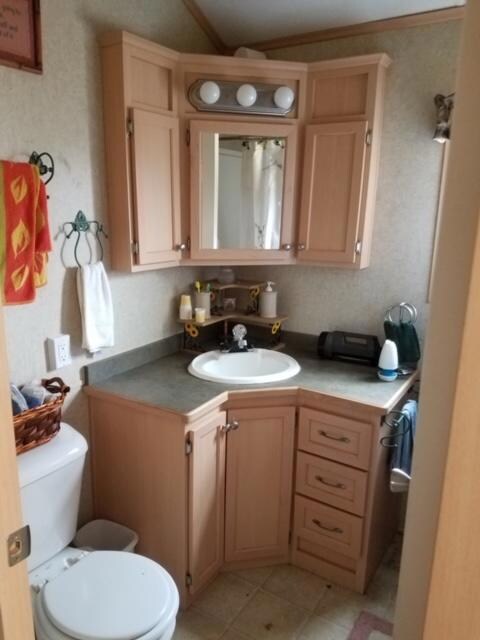 9 Bathroom