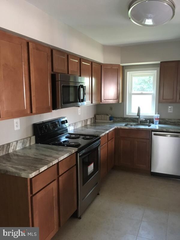 973 Round Top Dr, Annapolis, MD 21409 - photo 2