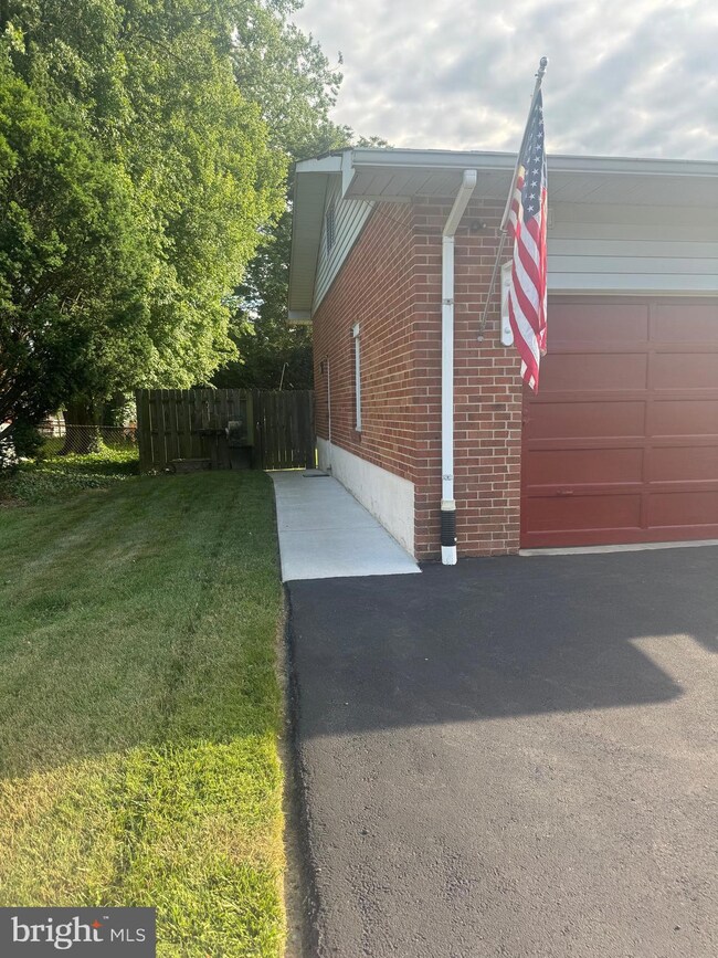 206 Werden Dr, New Castle, DE 19720 - photo 2