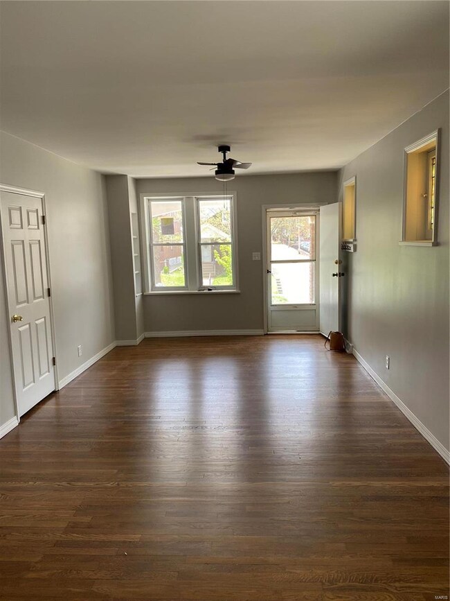 5313 Sutherland Ave, Saint Louis, MO 63109 - photo 4