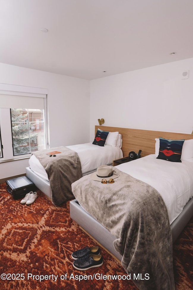 twin beds