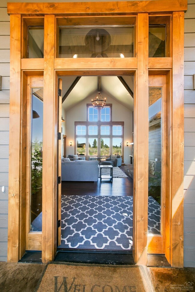 61492 Weinhard Ct, Bend, OR 97702 - photo 4