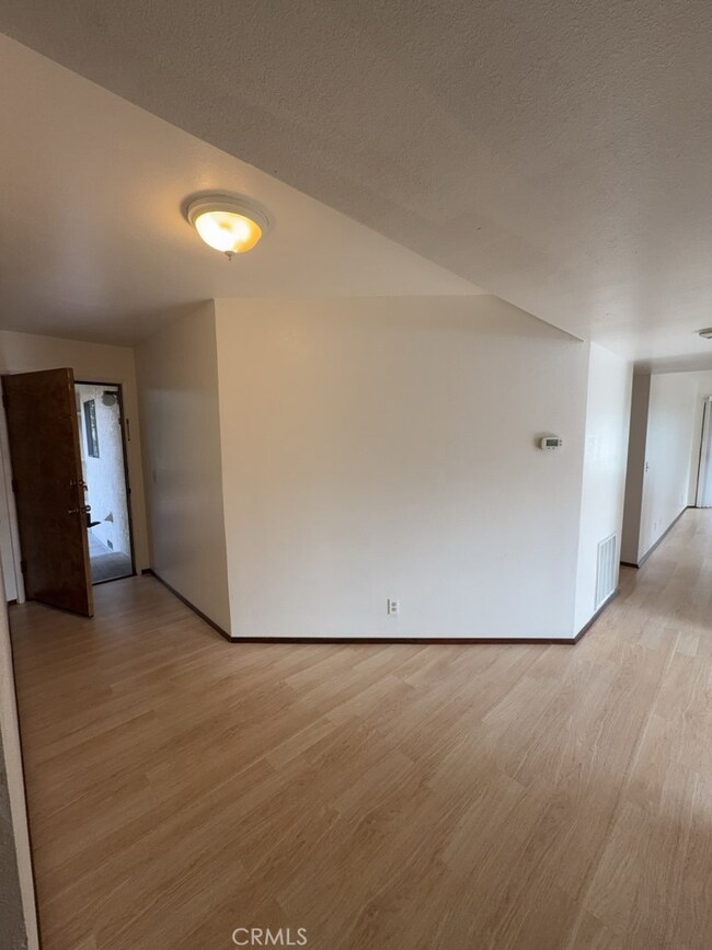 10 Royale Ave unit 1, Lakeport, CA 95453 - photo 4