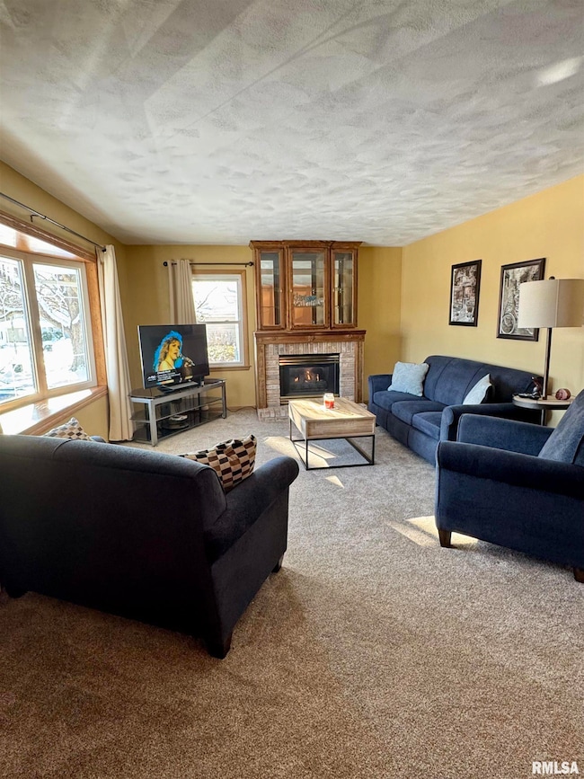 2116 32nd St, Rock Island, IL 61201 - photo 2