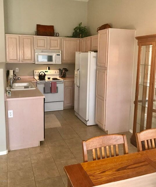 Open Kitchen Vauled Ceiling