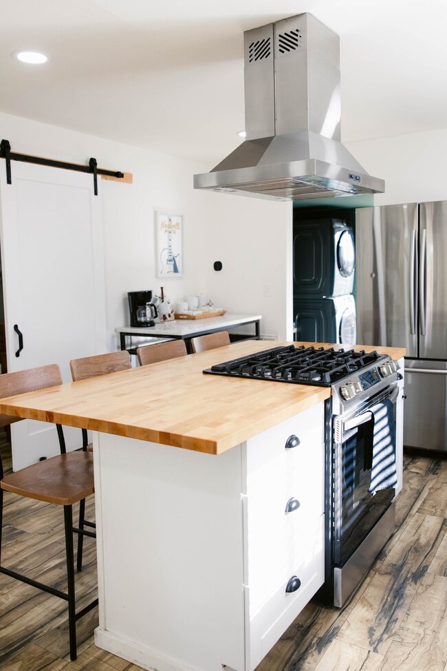 709 S 12th St, Nashville, TN 37206 - photo 5