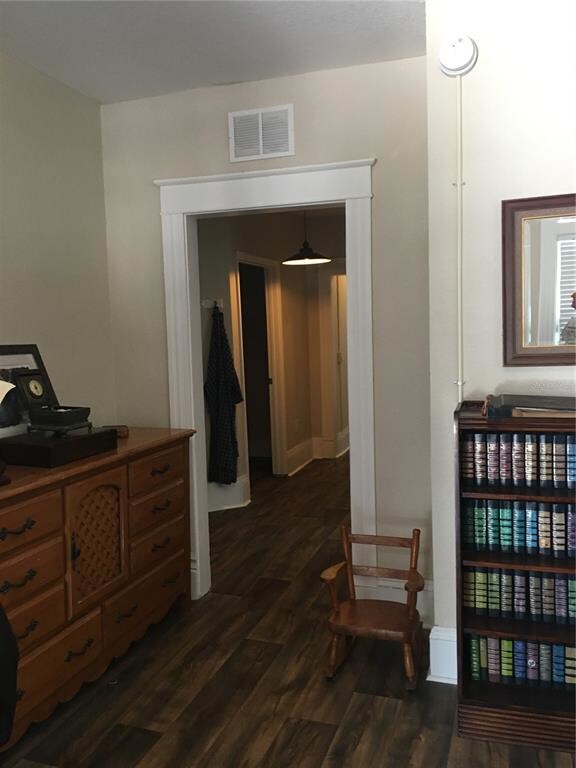 118 (Downstairs) Living room and Hallway