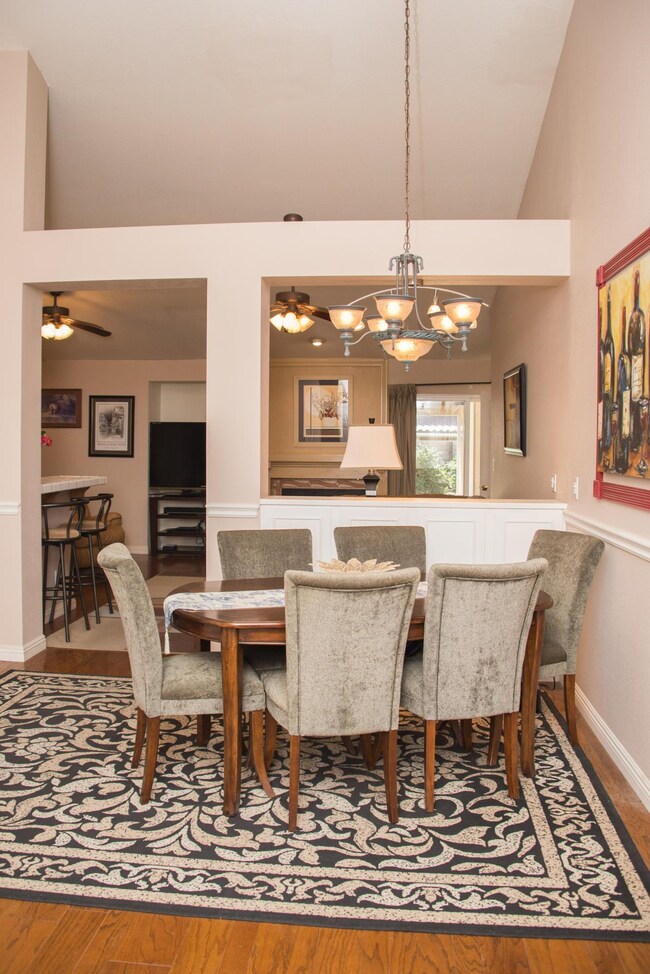 Dining Room/Breakfast Bar