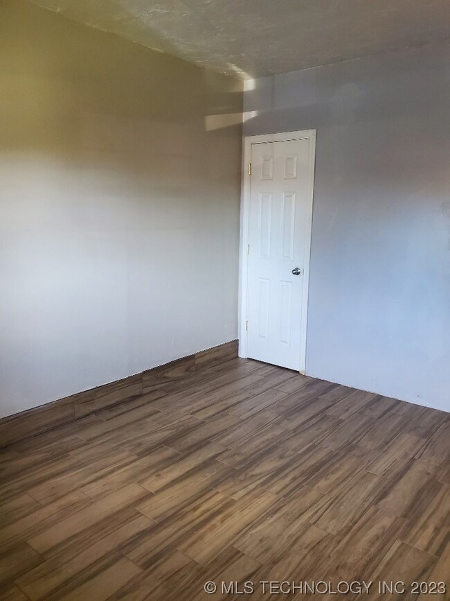 14207 S Hickory Place, Glenpool, OK 74033 - photo 2