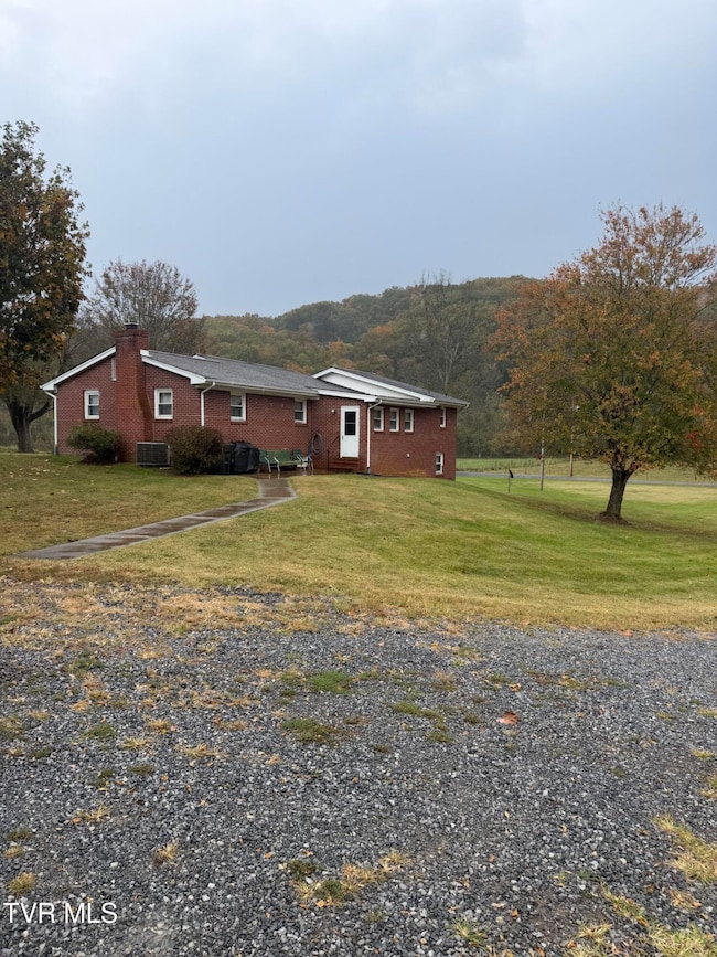 365 Tilson Rd, Limestone, TN 37681 - photo 5