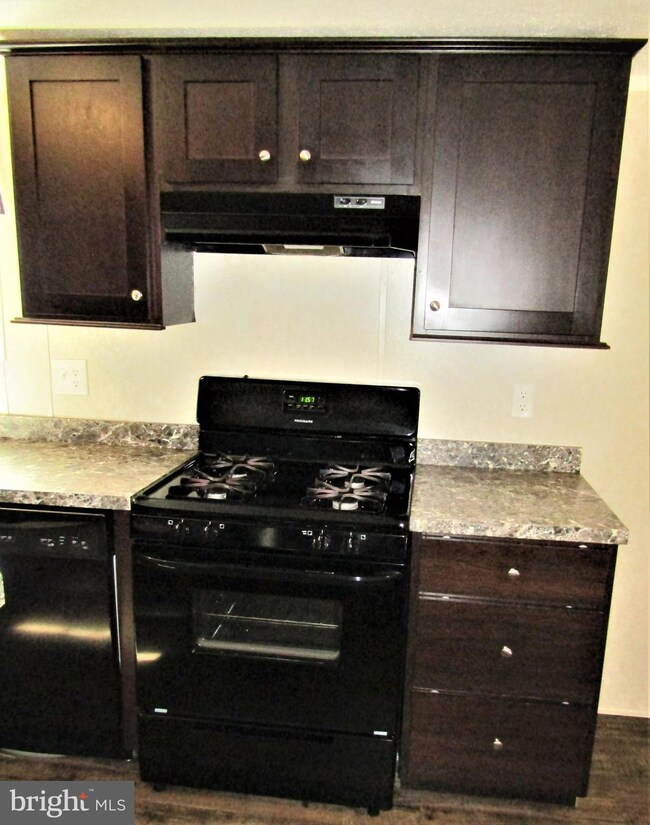 247 Edward Ln, Lothian, MD 20711 - photo 6