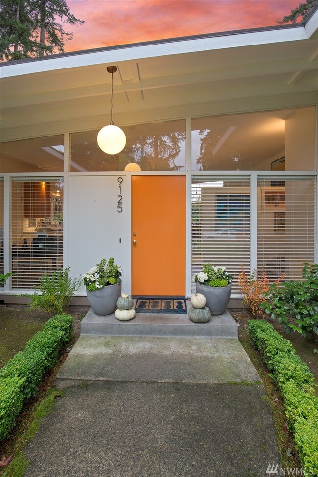 9125 NE 21st Place, Clyde Hill, WA 98004 - photo 2