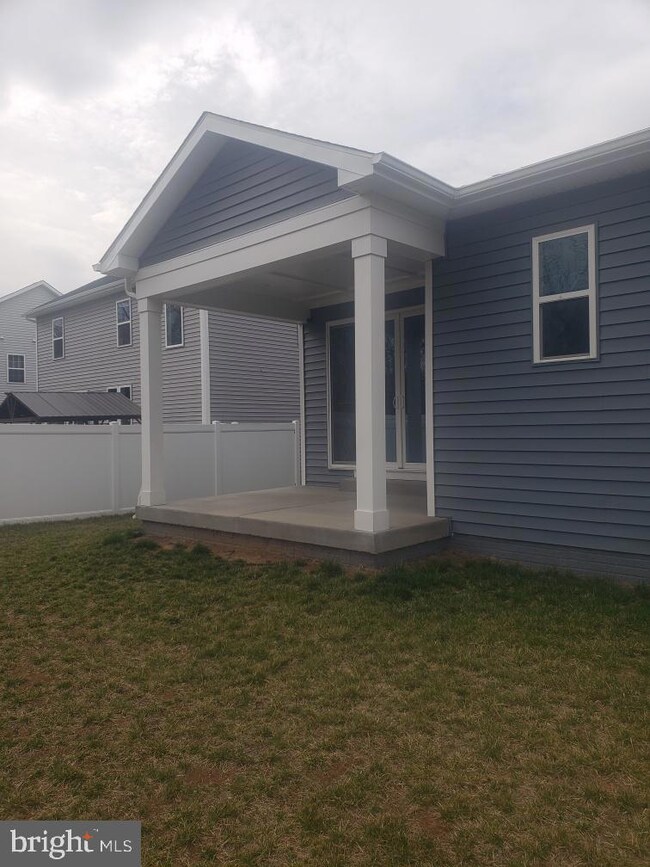 12317 Fallen Timbers Cir, Hagerstown, MD 21740 - photo 2