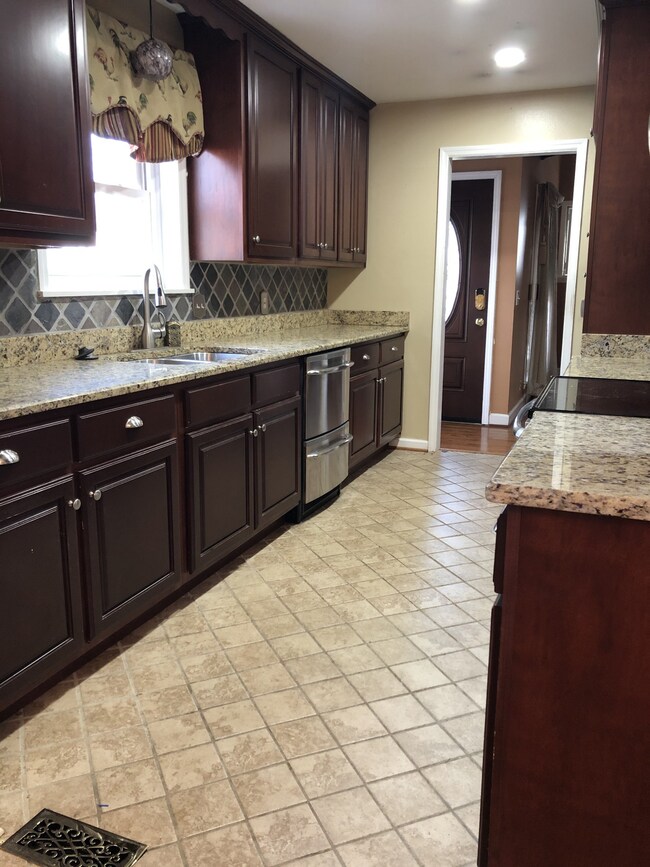 5917 New Hope Ct, Hermitage, TN 37076 - photo 2