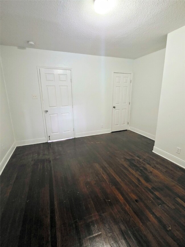 spacious bedroom