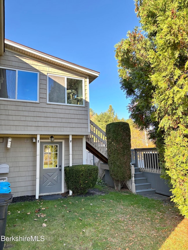 134 Oak Hill Rd, Pittsfield, MA 01201 - photo 5