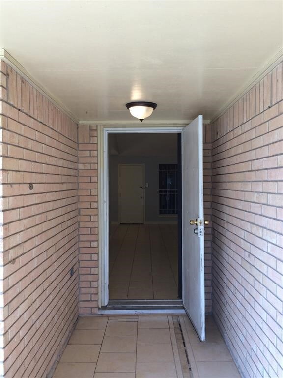 7926 Sawmill Trail, Houston, TX 77040 - photo 2