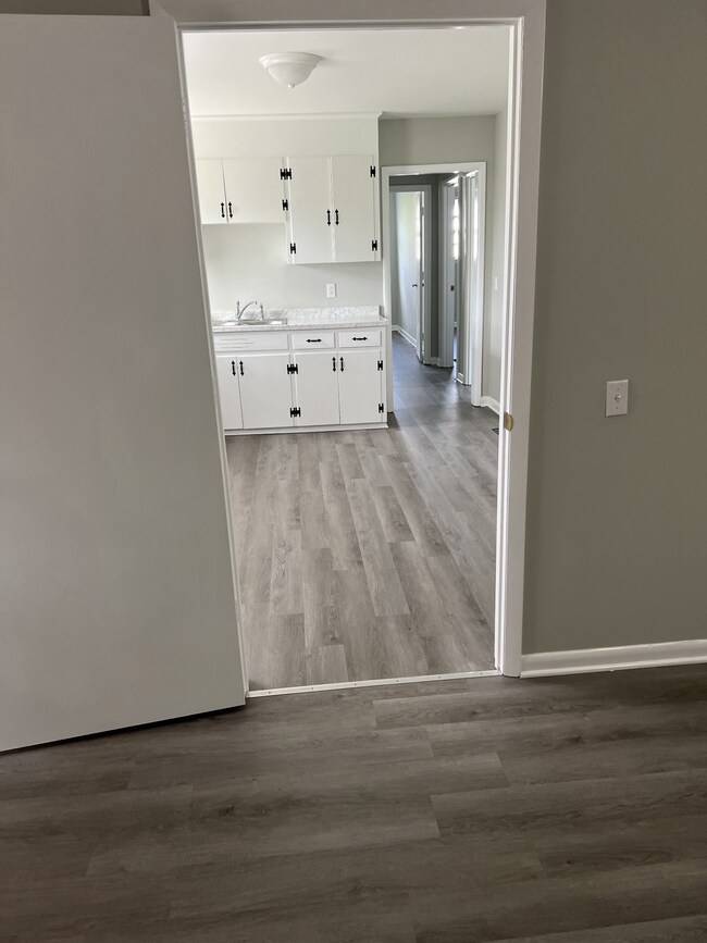 308 Rolling Rd, Shelbyville, TN 37160 - photo 7