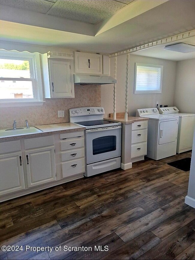 417 Bates St, Scranton, PA 18509 - photo 5