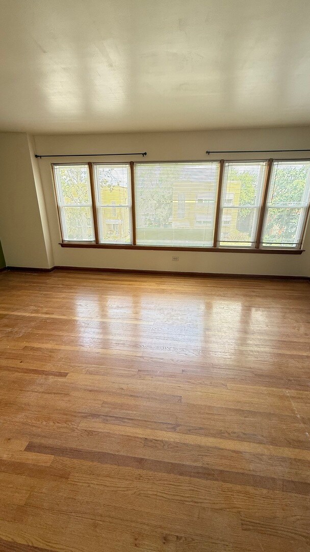 10301 Chaucer St, Westchester, IL 60154 - photo 5