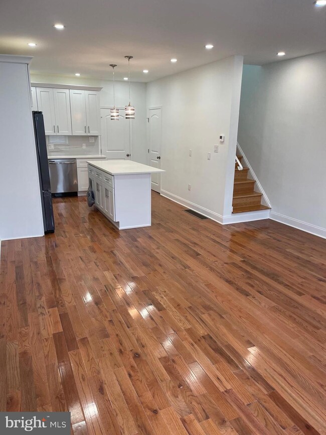 4723 Fowler St, Philadelphia, PA 19127 - photo 3