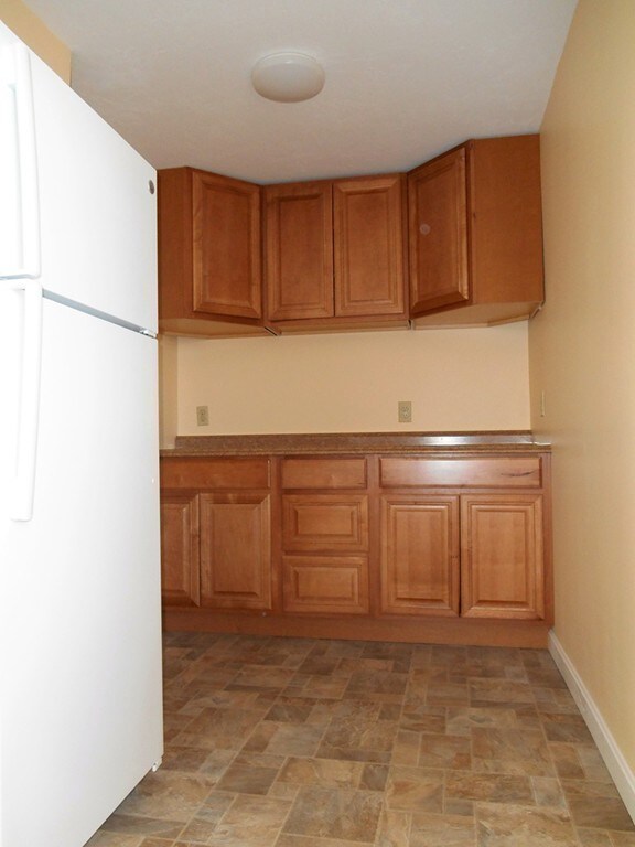 107 N Spencer Rd, Spencer, MA 01562 - photo 3