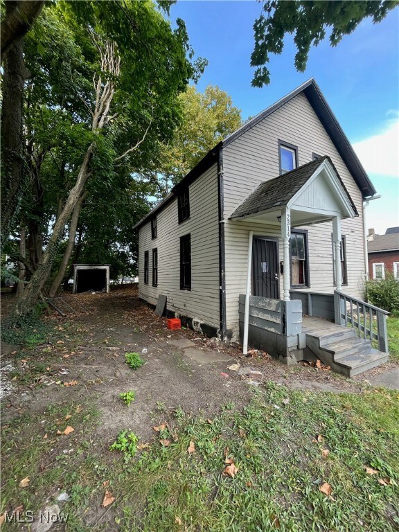 2314 E 101st St, Cleveland, OH 44106 - photo 2