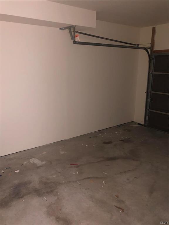 1319 Mohr Cir, Macungie, PA 18062 - photo 2