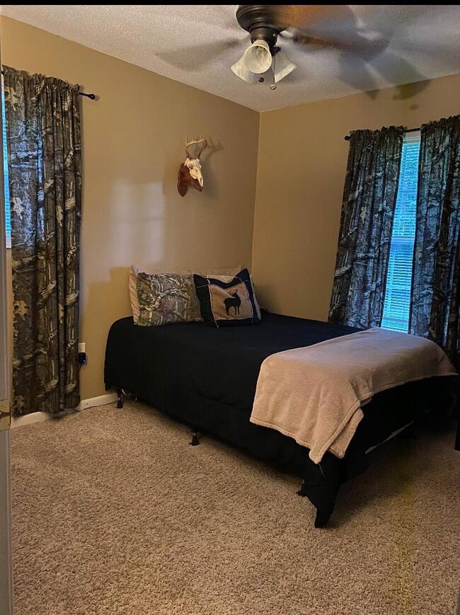 Kevinbedroom2