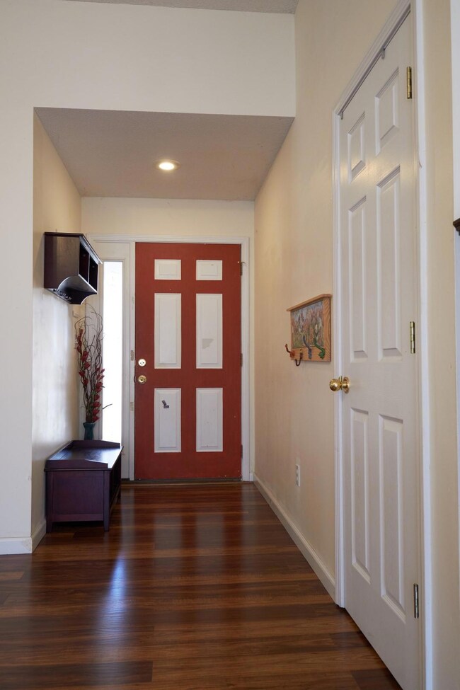 07. Hall-way (Large)