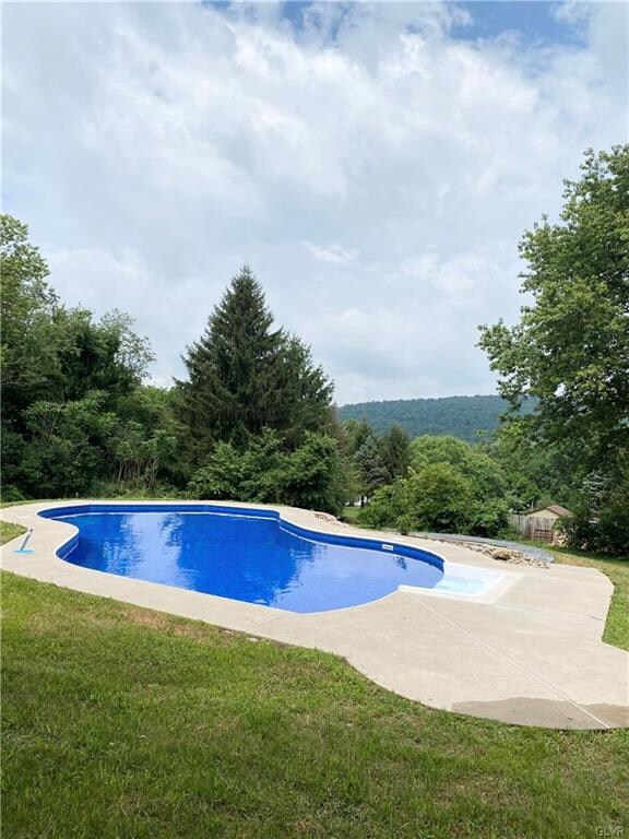 8342 Milky Way, Zionsville, PA 18092 - photo 6