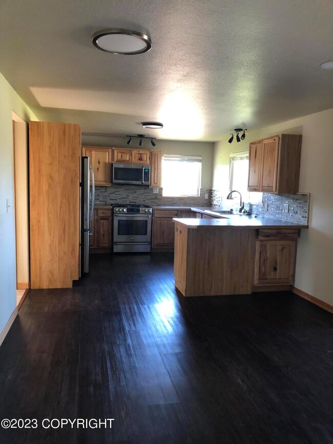 Kitchen:dining