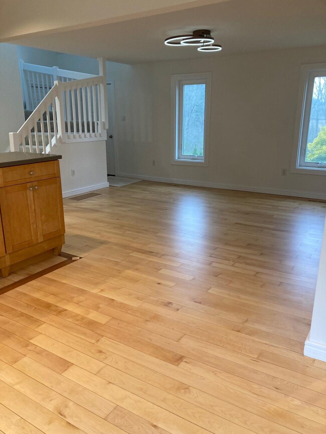 1011 Banfield Rd, Portsmouth, NH 03801 - photo 5
