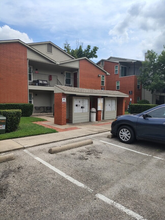 6900 Skillman St unit 404D, Dallas, TX 75231 - photo 3